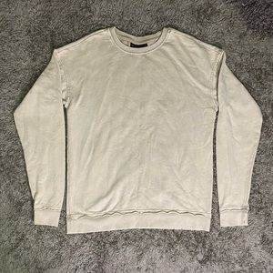 Cream Sweater/Sweatshirt